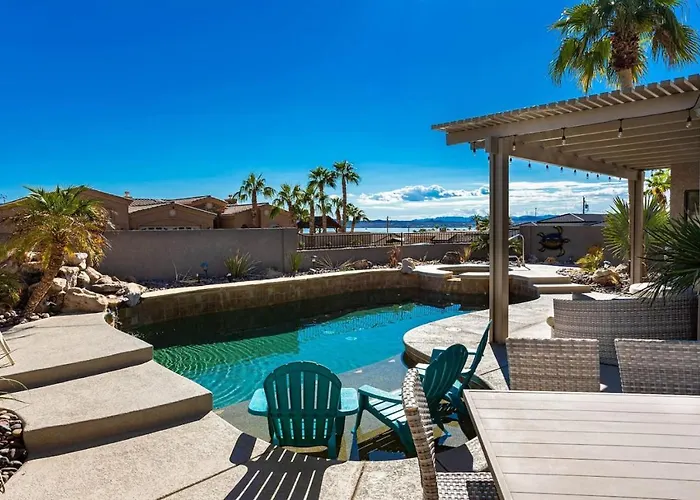 Lakeside Entertainment Oasis With Heated Pool And Ferienhaus