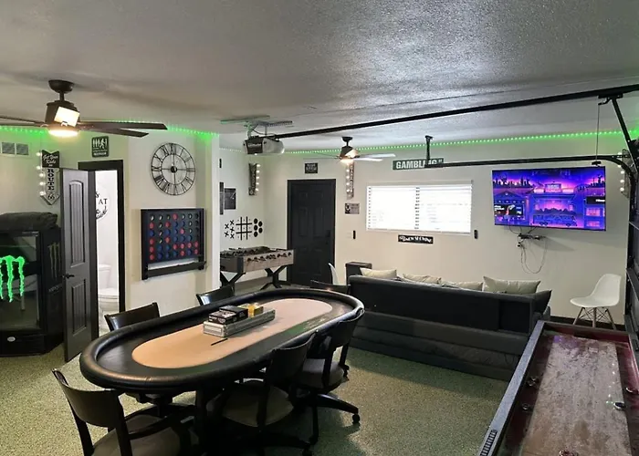 Lakeside Entertainment Oasis With Heated Pool And *