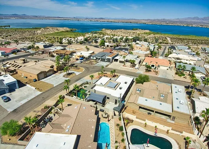 Ferienhaus Lakeside Entertainment Oasis With Heated Pool And