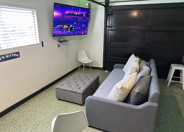 Lakeside Entertainment Oasis With Heated Pool And Lake Havasu City
