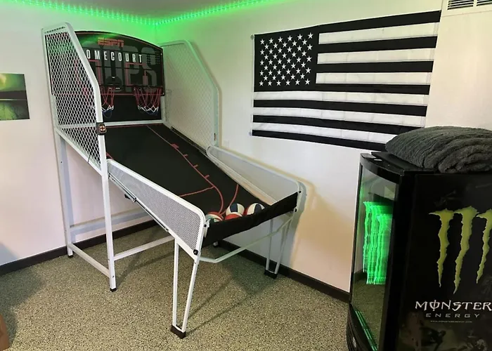 Lakeside Entertainment Oasis With Heated Pool And *