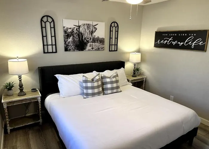 Ferienhaus Lakeside Entertainment Oasis With Heated Pool And