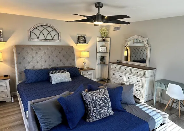 Lakeside Entertainment Oasis With Heated Pool And *