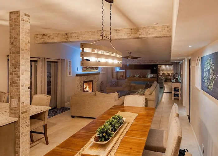 Lakeside Entertainment Oasis With Heated Pool And