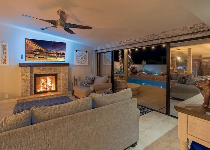Lakeside Entertainment Oasis With Heated Pool And Ferienhaus