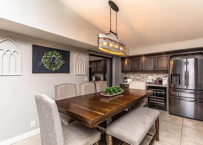 Lakeside Entertainment Oasis With Heated Pool And Ferienhaus *