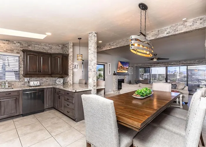 Lakeside Entertainment Oasis With Heated Pool And Lake Havasu City