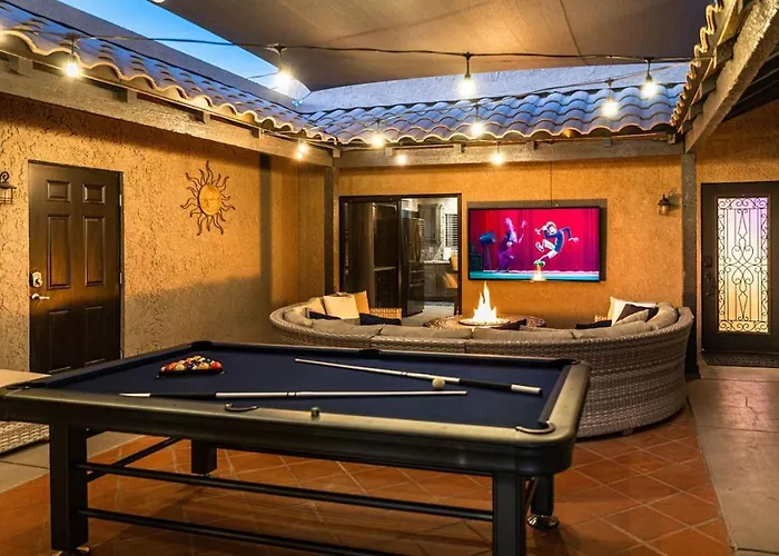 Lakeside Entertainment Oasis With Heated Pool And