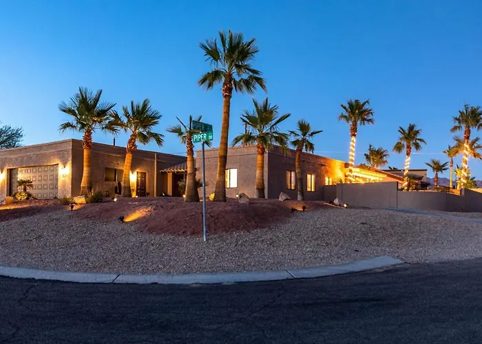 Lakeside Entertainment Oasis With Heated Pool And Ferienhaus