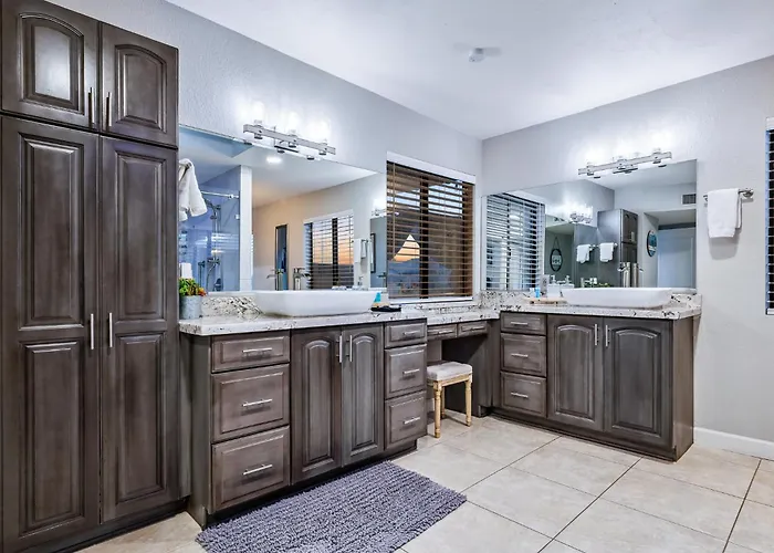 Ferienhaus Lakeside Entertainment Oasis With Heated Pool And *